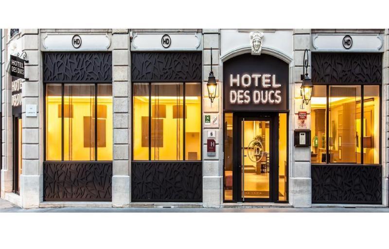 Hotel Des Ducs Dijon Bagian luar foto